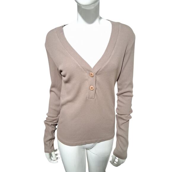 Monrow Quiet Luxury Women's size M Ribbed Grungecore Preppy Fitted Henley Top - Picture 9 of 11